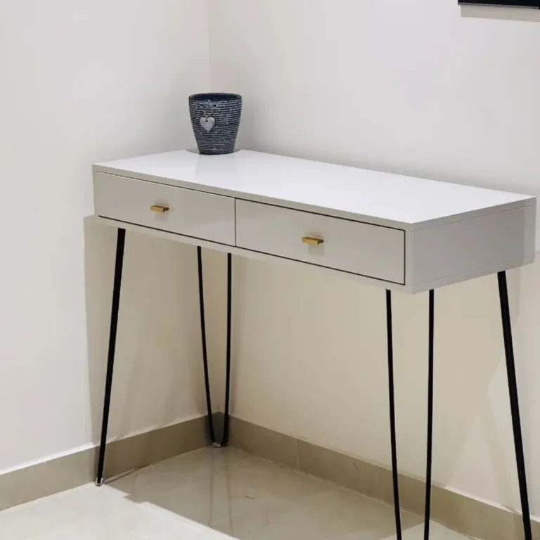 bedroom-table-by-hedra